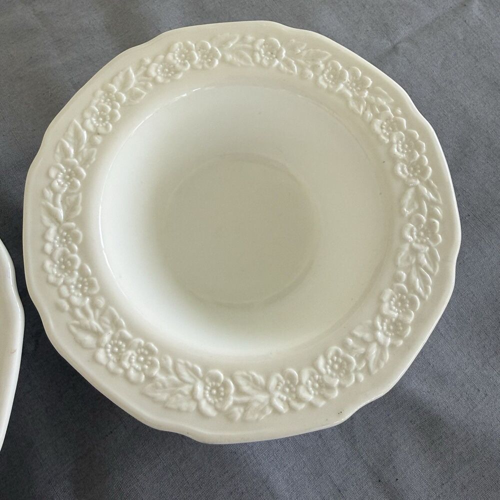 Indiana Glass Company Orange Blossom Milk Glass Dessert Berry Bowls 5.5 Set of 2